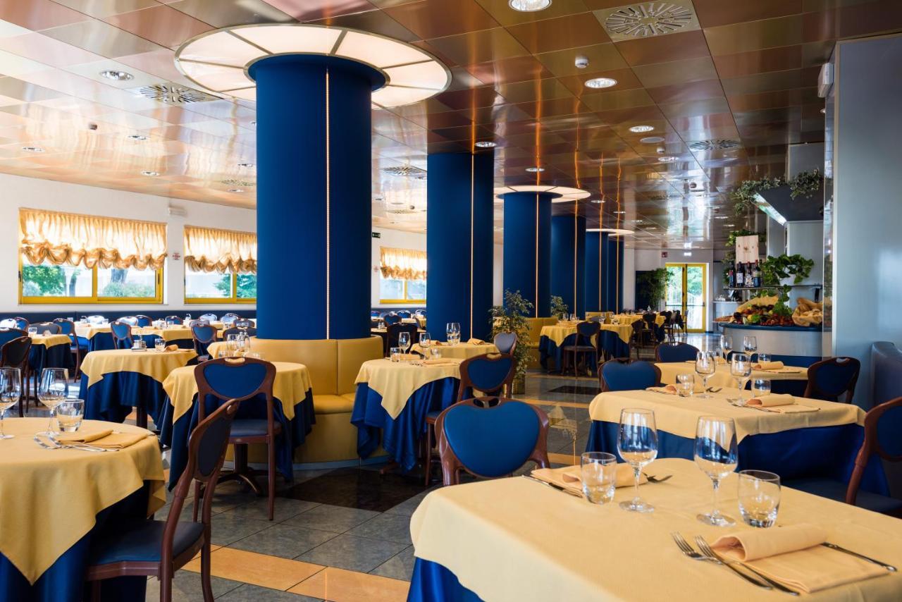 Hotel Luna Bibione Kültér fotó