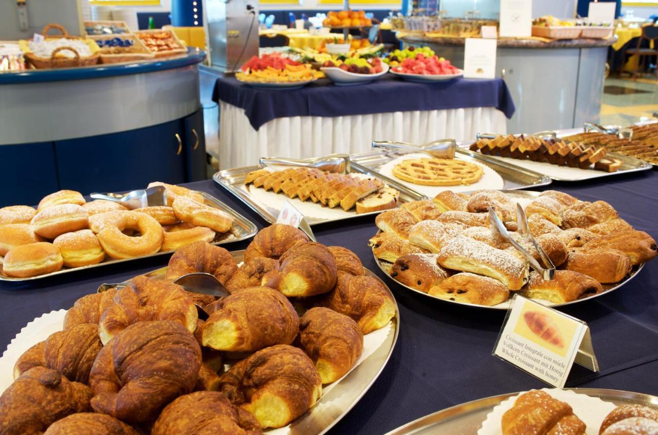 Hotel Luna Bibione Kültér fotó