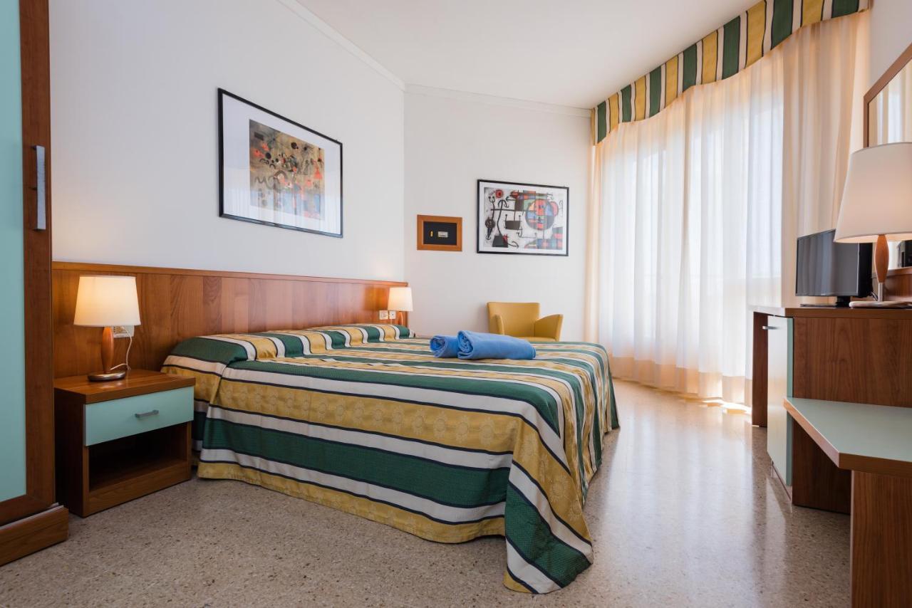 Hotel Luna Bibione Kültér fotó