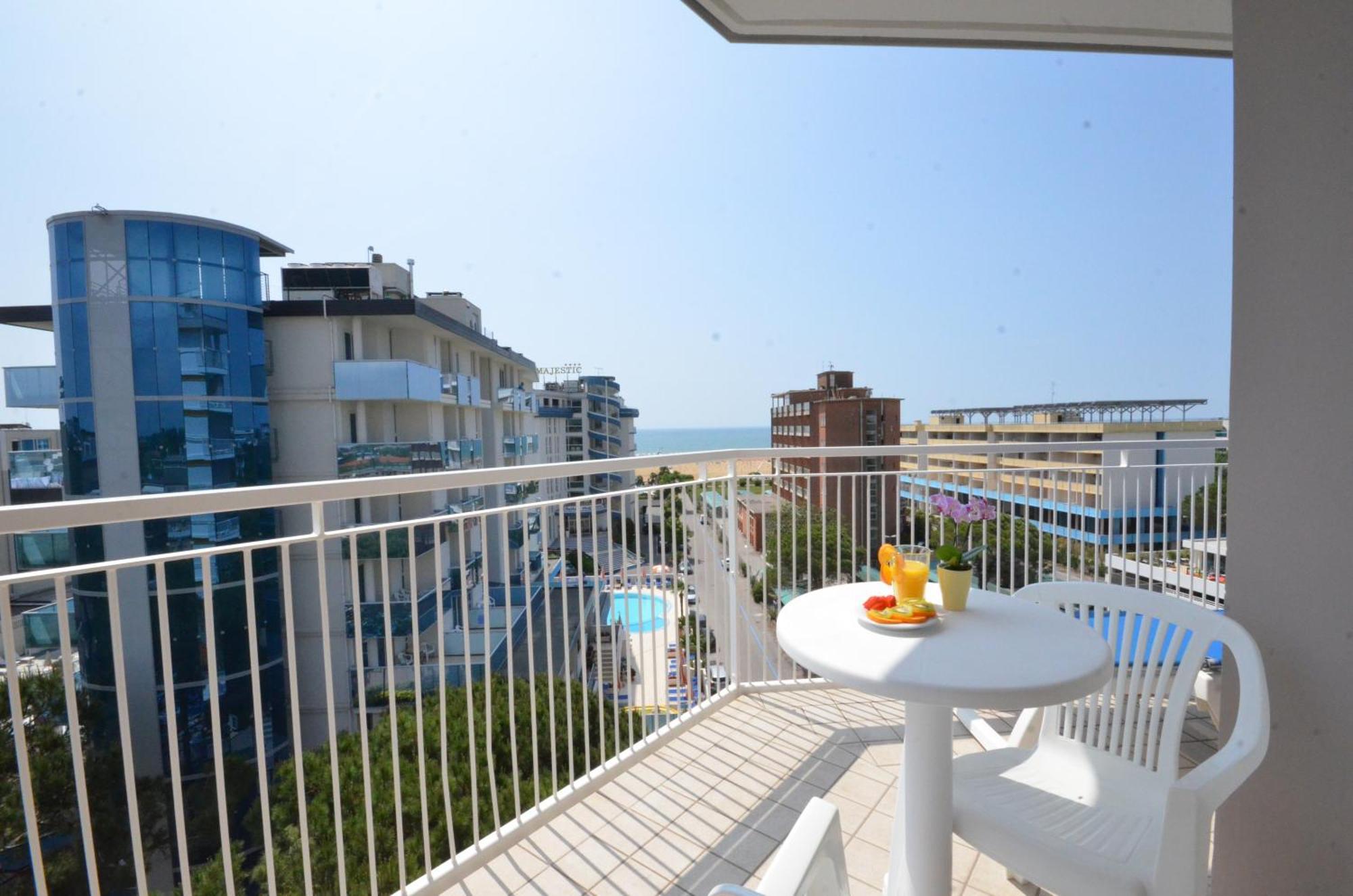 Hotel Luna Bibione Kültér fotó